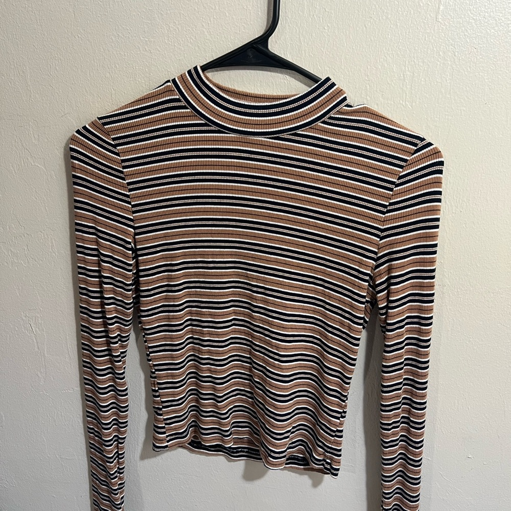 Striped long sleeved shirt Size M from Papaya